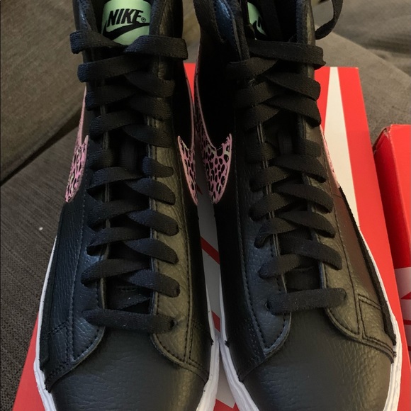 Nike Blazer Mid GS Black and Pink. - Picture 4 of 8